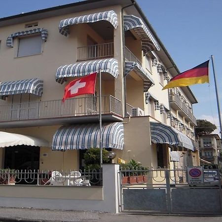 Hotel Perla Del Mare Lido di Camaiore Zewnętrze zdjęcie