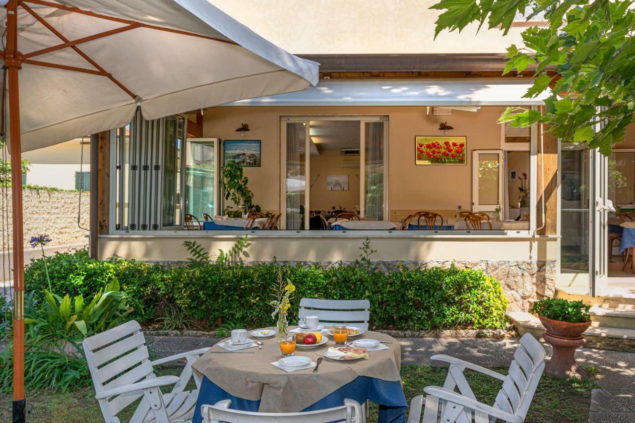 Hotel Perla Del Mare Lido di Camaiore Zewnętrze zdjęcie